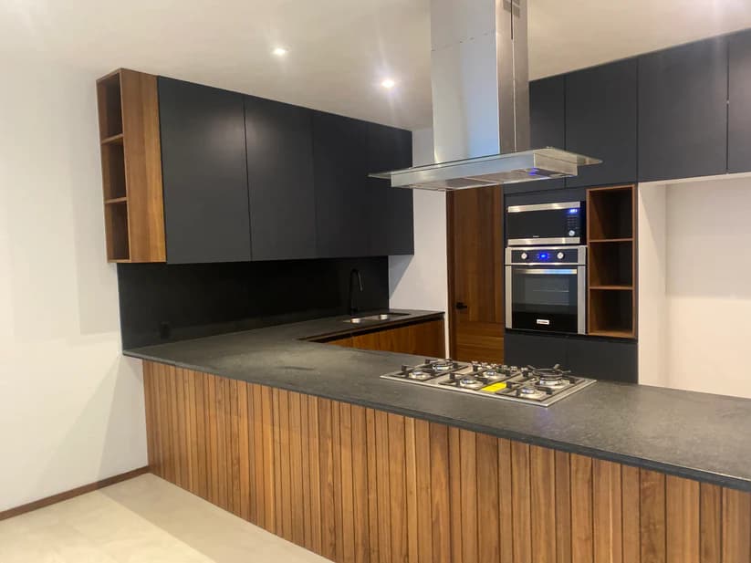 cocina espaciosa venta de casa en fraccionamiento la cima de zapopan