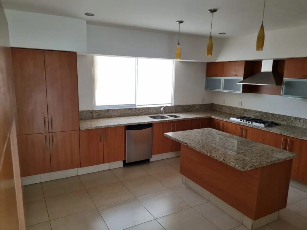 Cocina venta de casa en jardin real zapopan